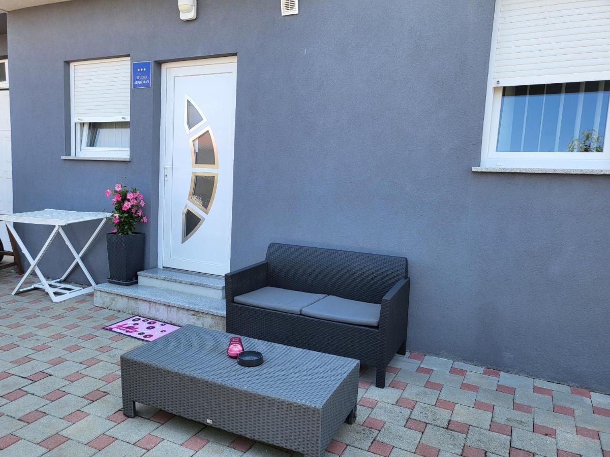 Vigo Apartman Pula Exterior foto